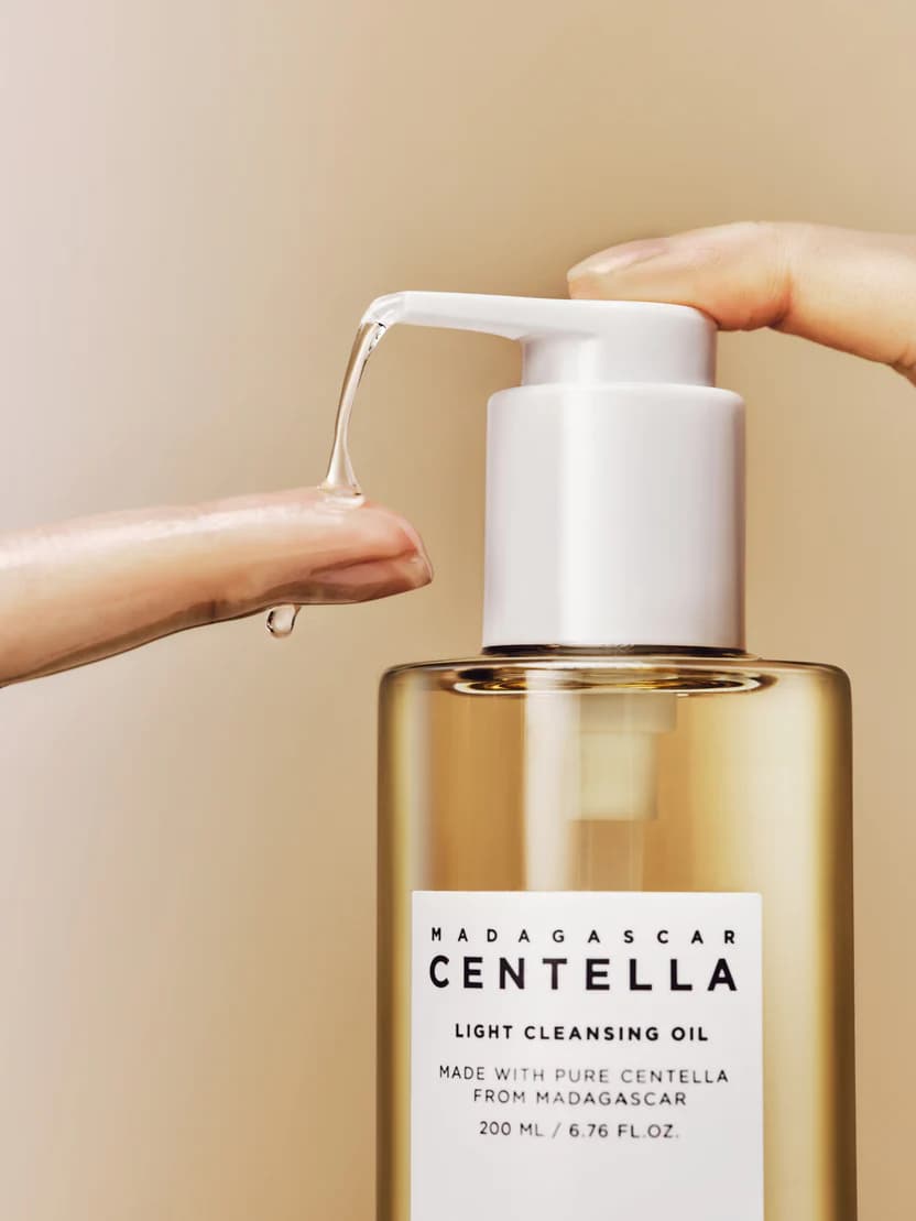Skin1004 Madagascar Centella Light Cleansing Oil thumbnail