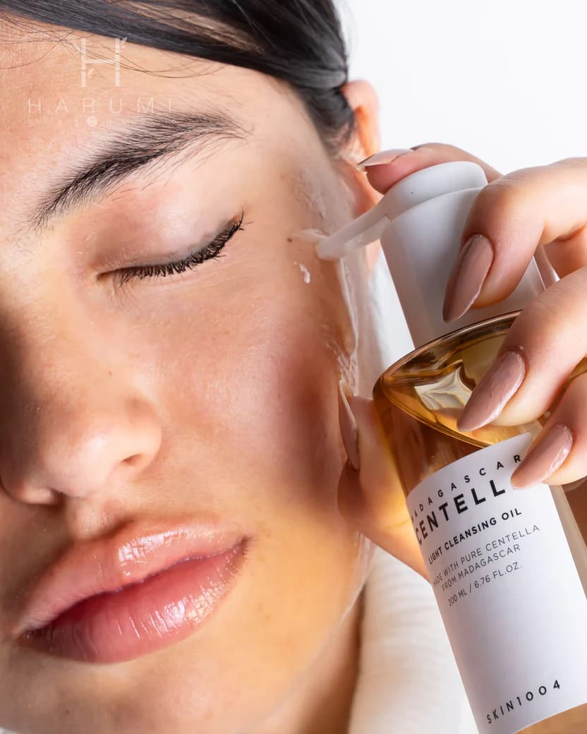 Skin1004 Madagascar Centella Light Cleansing Oil thumbnail